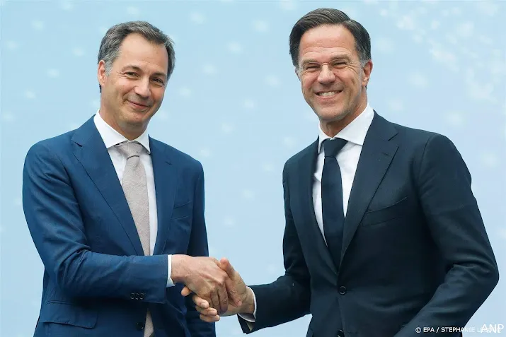 premier belgie strijkt blunder met vlag tijdens bezoek rutte glad