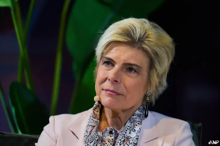 prinses laurentien trapt voorleesdagen af in rotterdam