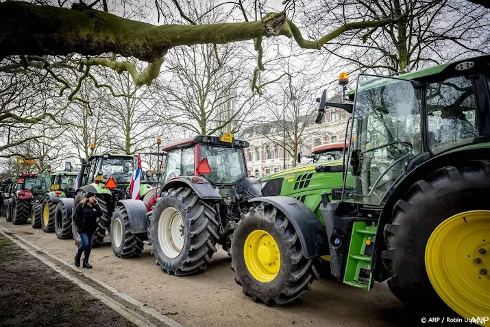 protesterende boeren bij haarlems provinciehuis weer vertrokken