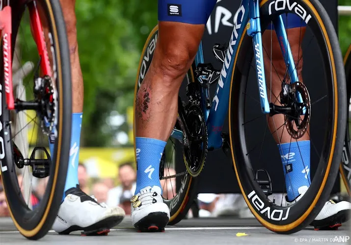 renners vertrokken in vierde etappe een vlakke rit naar nogaro