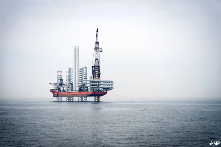 reuters shell en exxonmobil beginnen verkoop noordzee activa