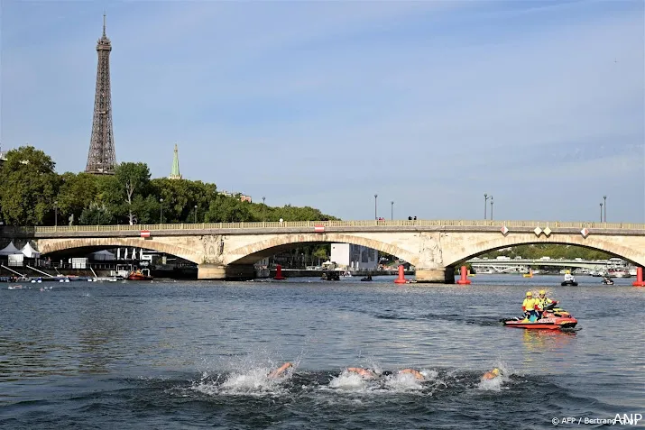 rivier de seine schoon genoeg voor olympisch testevent triatlon