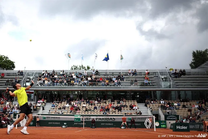 roland garros vervroegt aanvangstijd wegens regenval