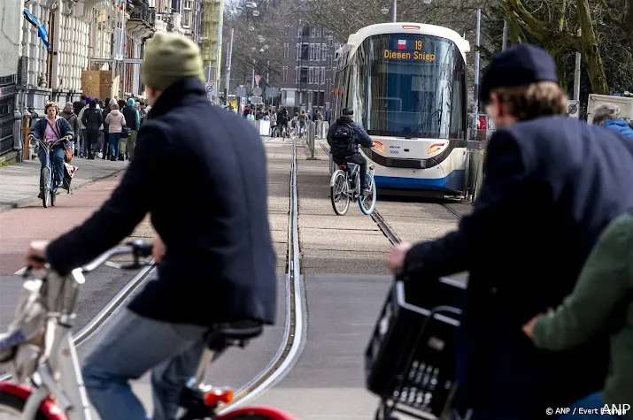 rover waarschuwt voor minder aantrekkelijk ov in amsterdam