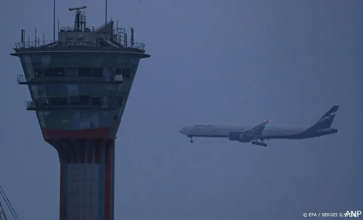 rusland sluit luchtruim voor britse vliegtuigen na ban aeroflot