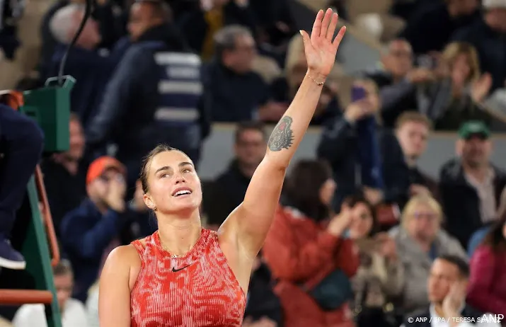 sabalenka zonder setverlies naar vierde ronde in parijs