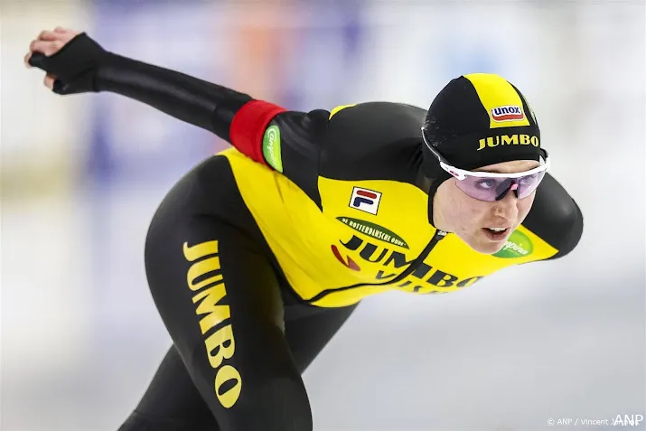 schaatsteam ah zaanlander legt conijn voor twee jaar vast