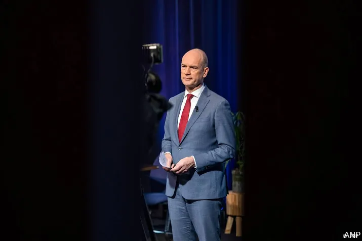 segers hekelt haags gedoe van collega politici