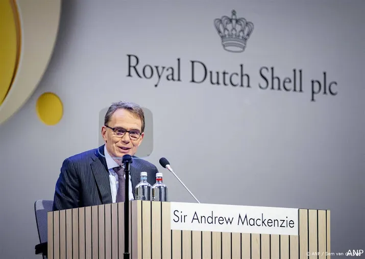 shell verdedigt op jaarvergadering opvoeren productie fossiel lng