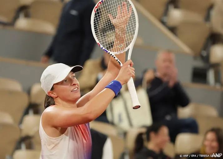 swiatek vondrousova en jabeur naar vierde ronde roland garros