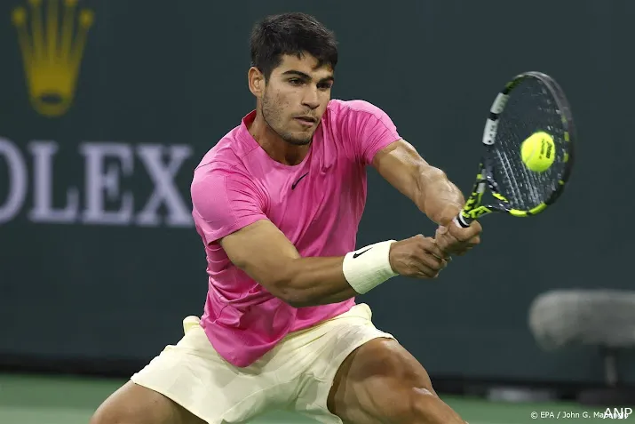 tennisser alcaraz plaatst zich voor halve finales indian wells