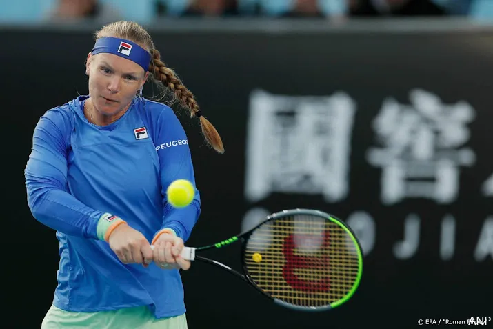 tennisster bertens in melbourne op baan 8 in actie