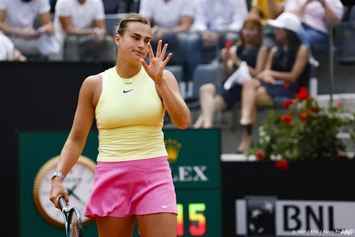 tennisster sabalenka in twee sets naar halve eindstrijd rome