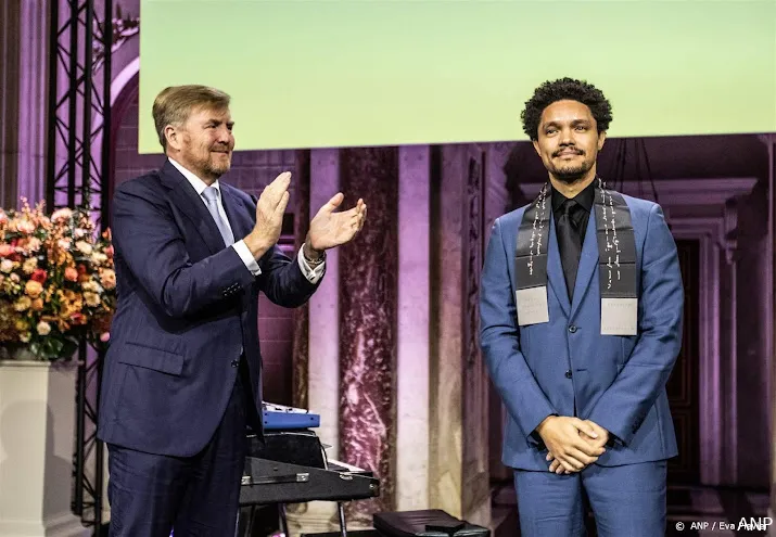 trevor noah vindt winnen erasmusprijs werkelijk een eer