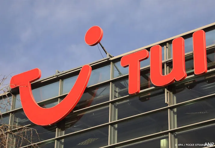 tui begeeft zich met hotelplatform op terrein booking com