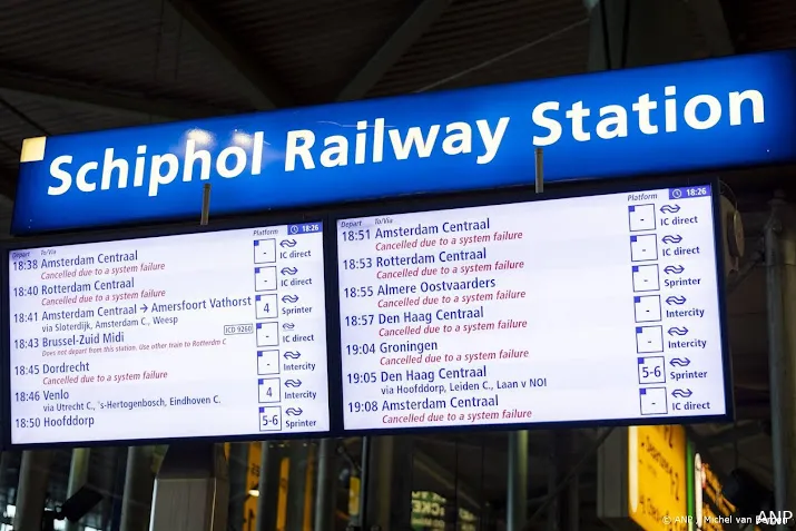 twaalf dagen minder treinen naar schiphol om werkzaamheden