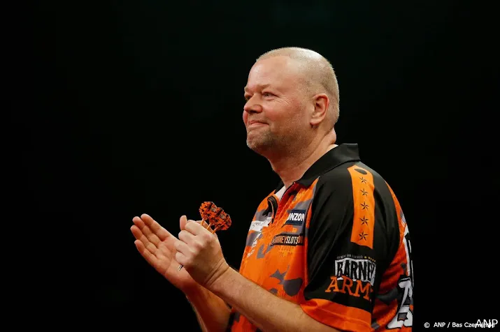 van barneveld gooit negendarter in duitsland