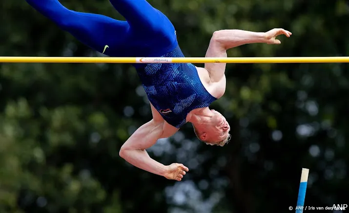 vloon mist finale bij het polsstokhoogspringen op wk atletiek