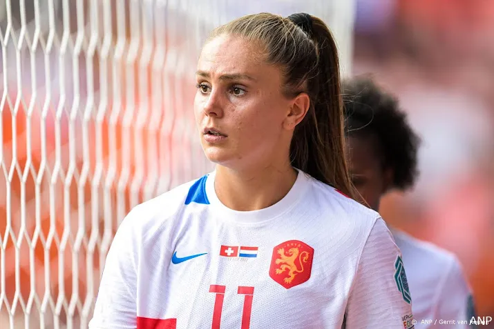 voetbalster martens mist cruciaal duel van oranje met ijsland