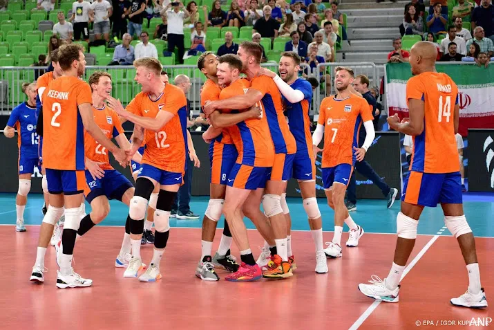 volleyballers tegen oekraine in achtste finales wk