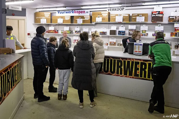 vuurwerkwinkels druk op eerste verkoopdag ondanks afsteekverboden