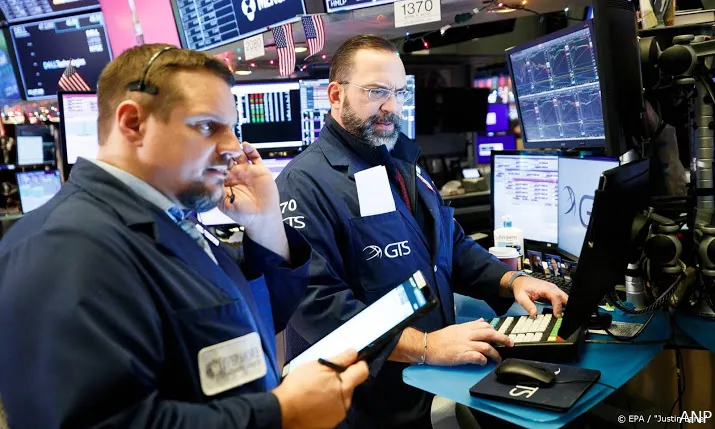 wall street blijft dicht bij huis bij opening