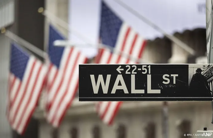 wall street sluit weer fors hoger nu zorgen over omikron afnemen