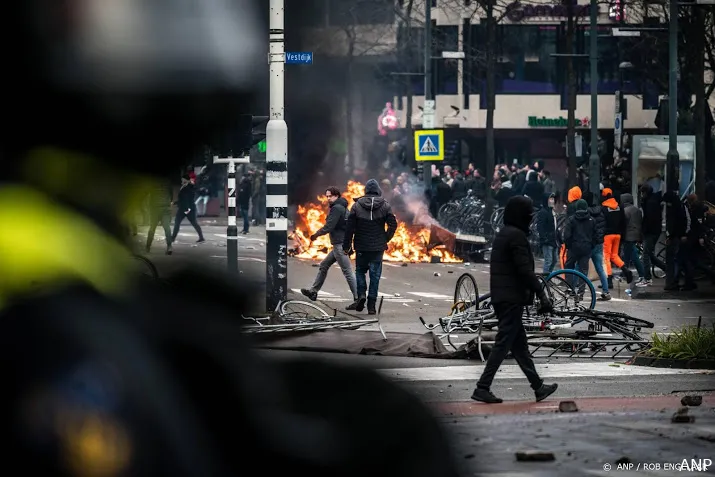 weer aanhoudingen voor opruiende berichten op social media