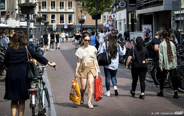 winkeliers verkopen minder omzet wel omhoog door prijsstijgingen