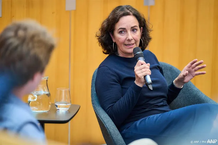 xr betwijfelt onpartijdigheid burgemeester halsema door gift ing