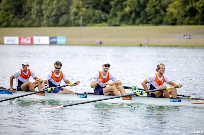 zilver voor roeiers op ek in vier zonder stuurman