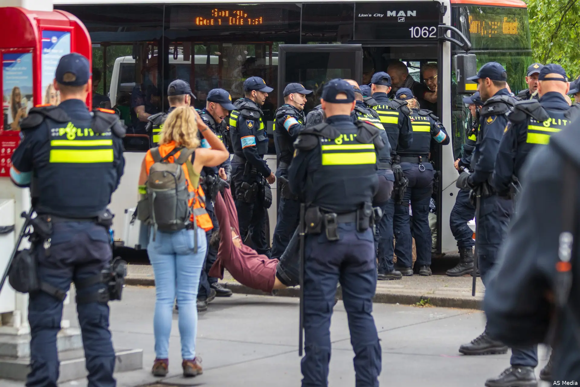 aanhoudingen extinction rebellion scaled