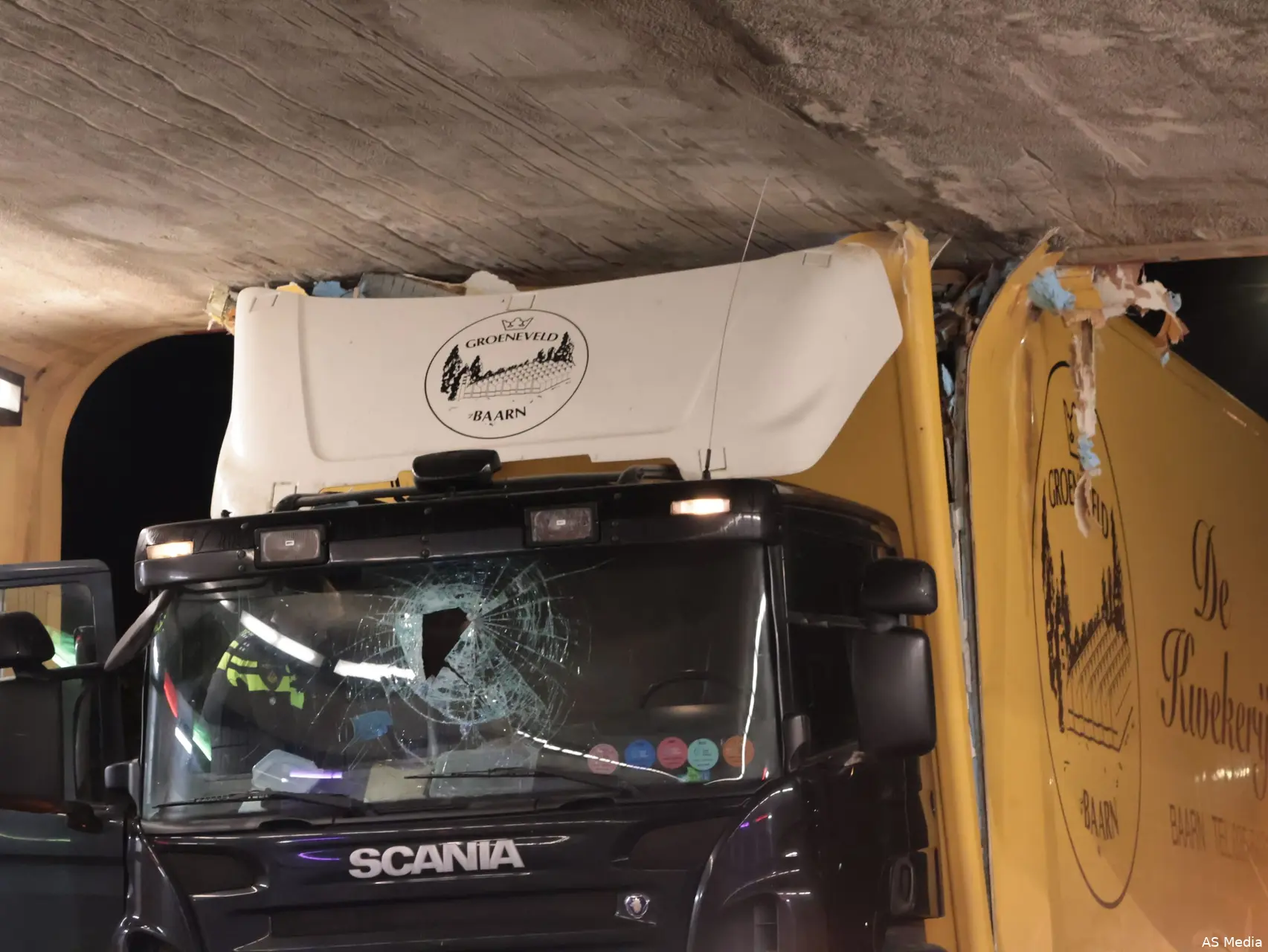 vrachtwagen botst op tunnel hilversum2 scaled