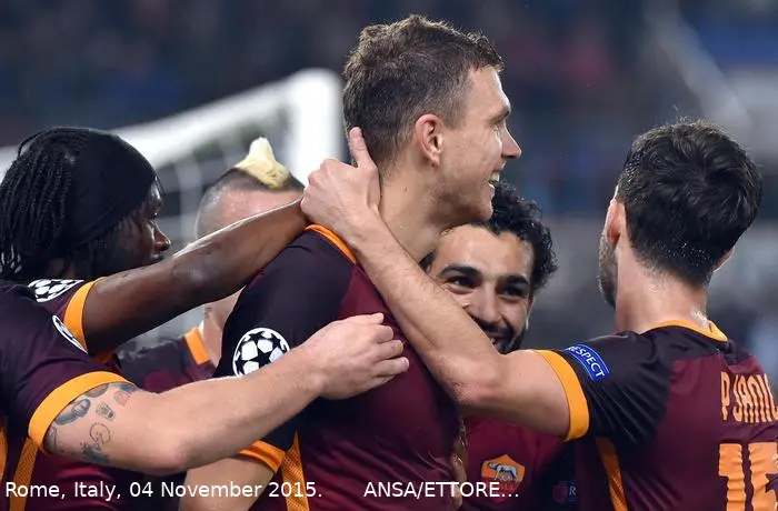 dzeko abbracciato roma bayer