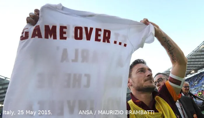lazio roma totti game over maglietta derby