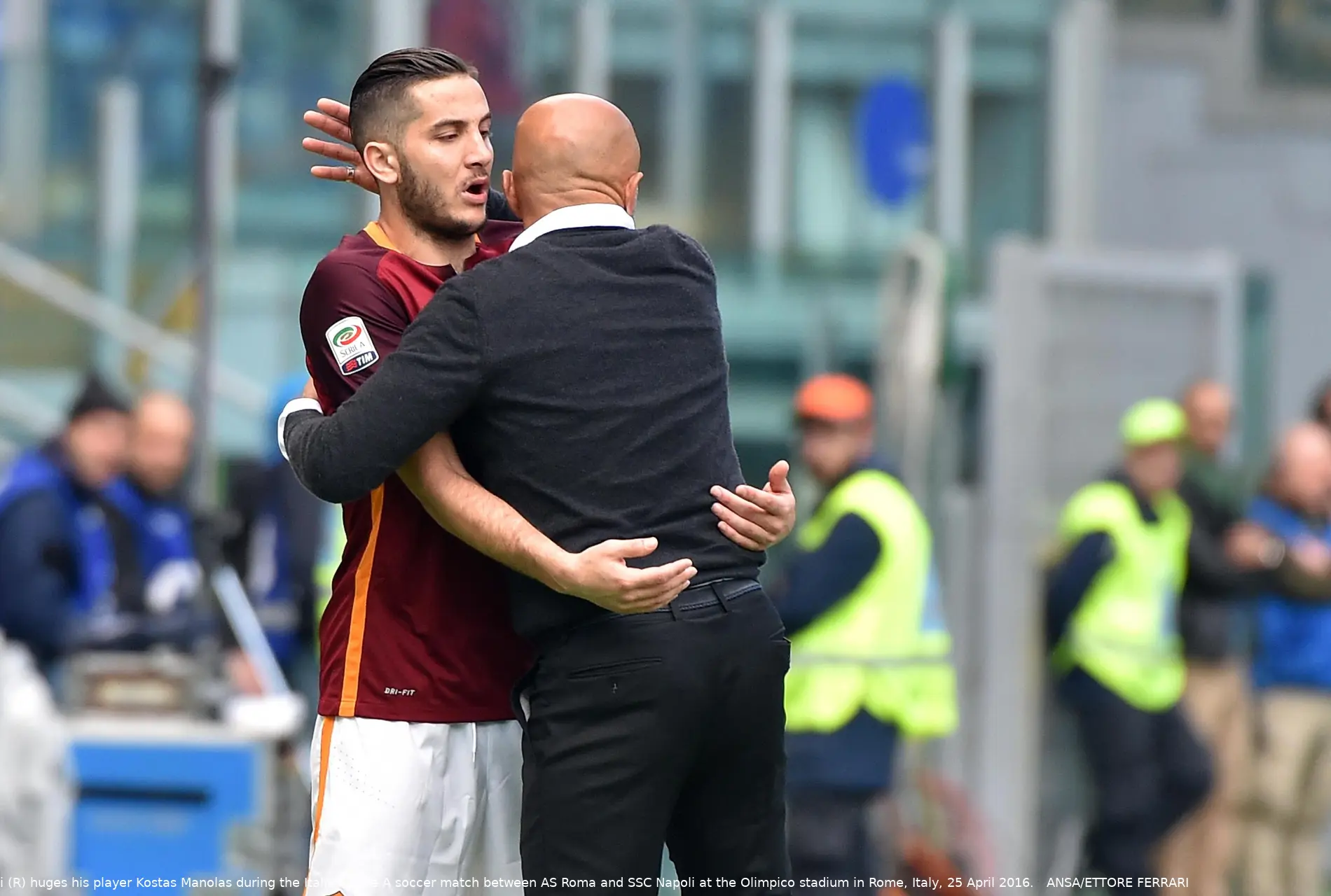 manolas spalletti abbraccio