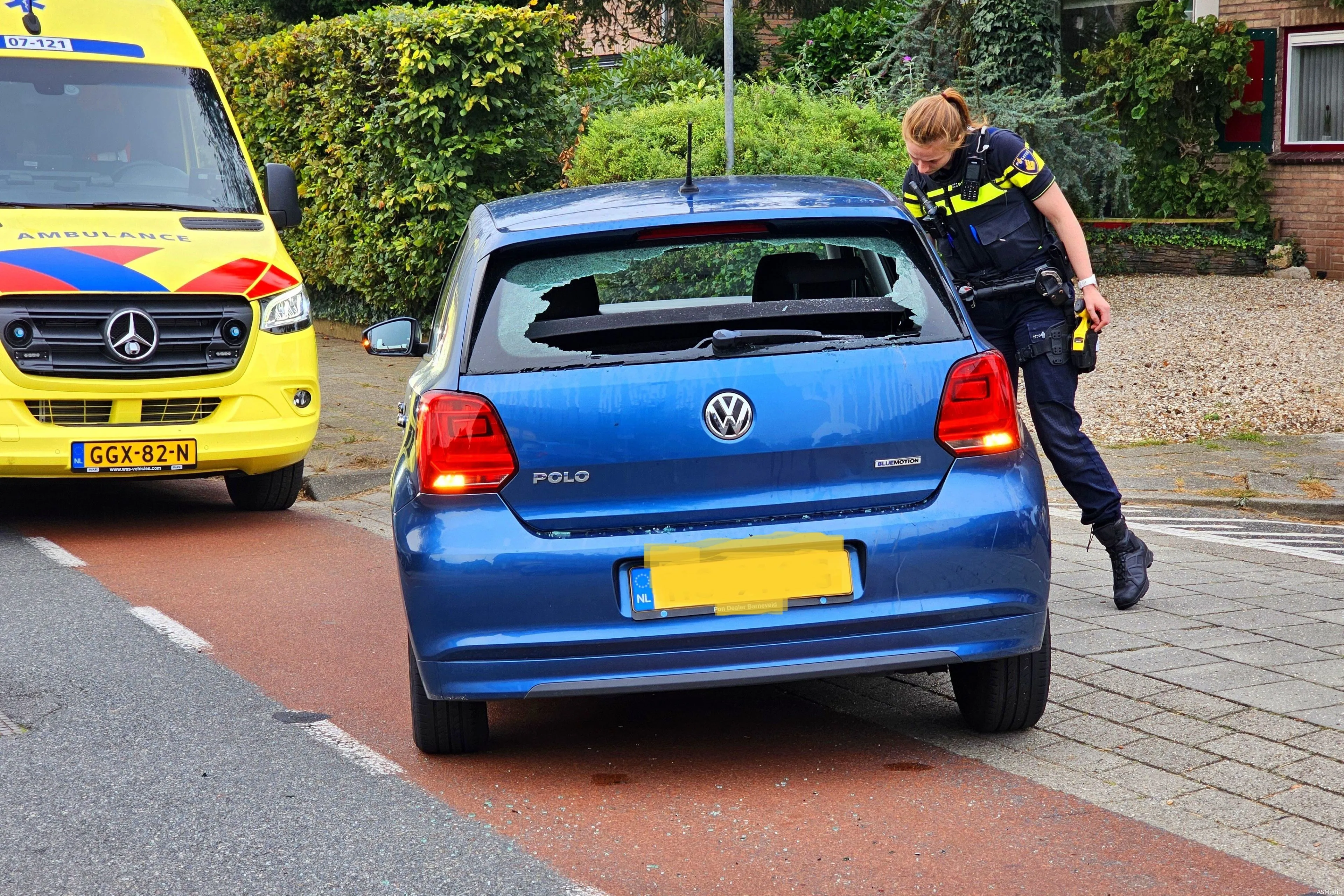 fietsster botst op auto