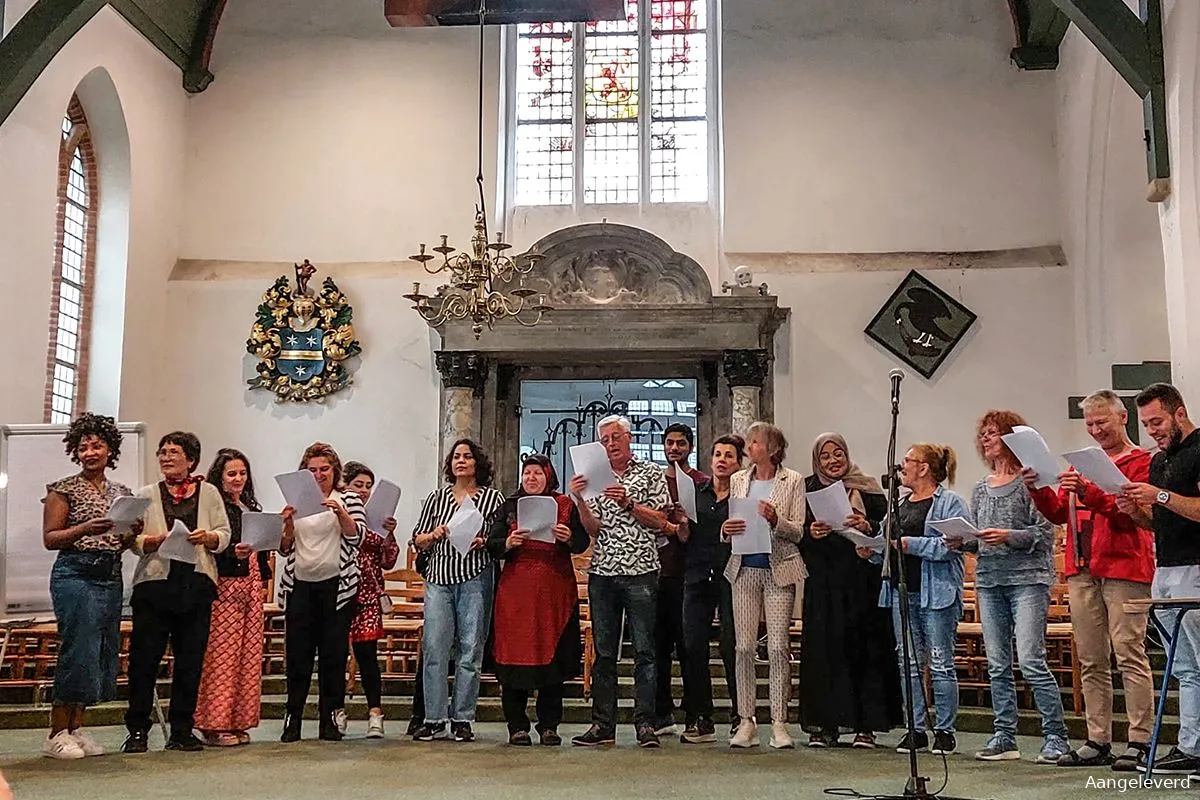 samen zingen tijdens het jaarfeest van spa kopieren