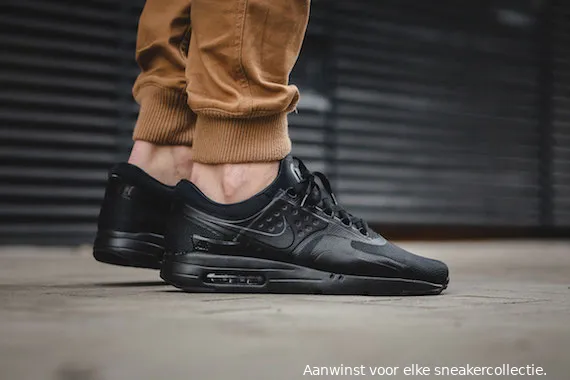 nike air max zero triple black 1