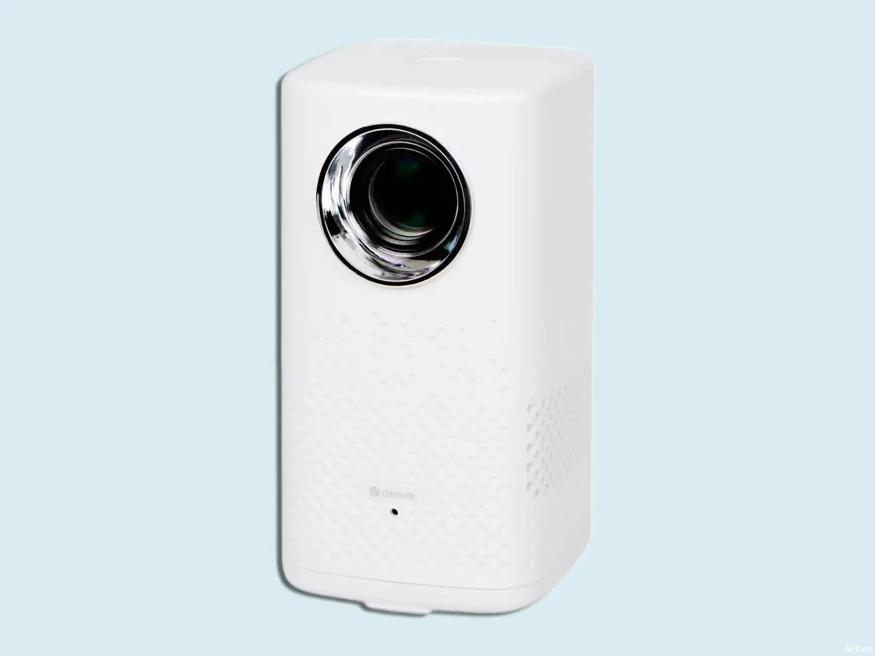 Denver PR-4700 projector Action (1)
