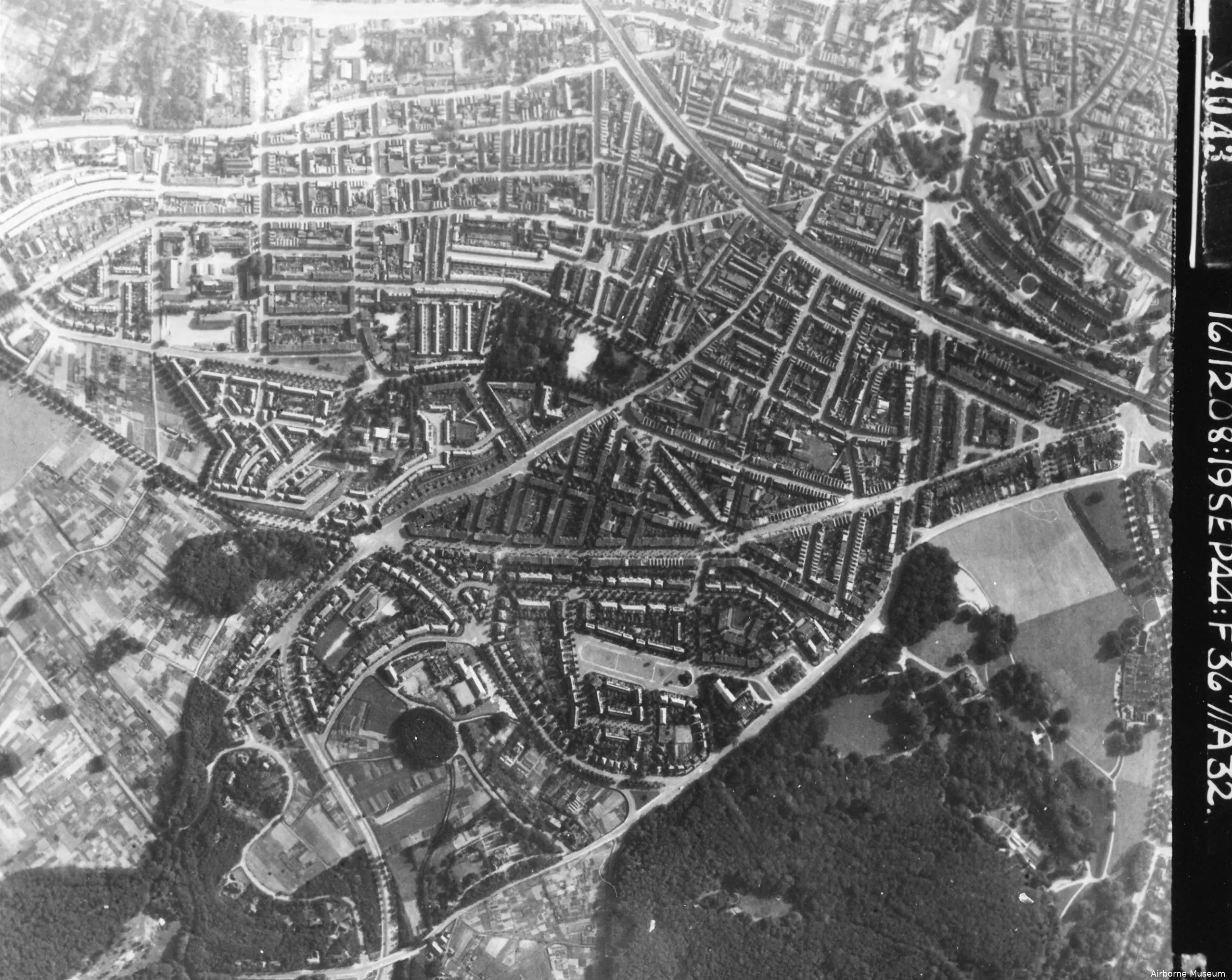 Lezing Vrienden van het Airborne Museum Geallieerde luchtfoto-spionage boven Nederland, door Robert Voskuil