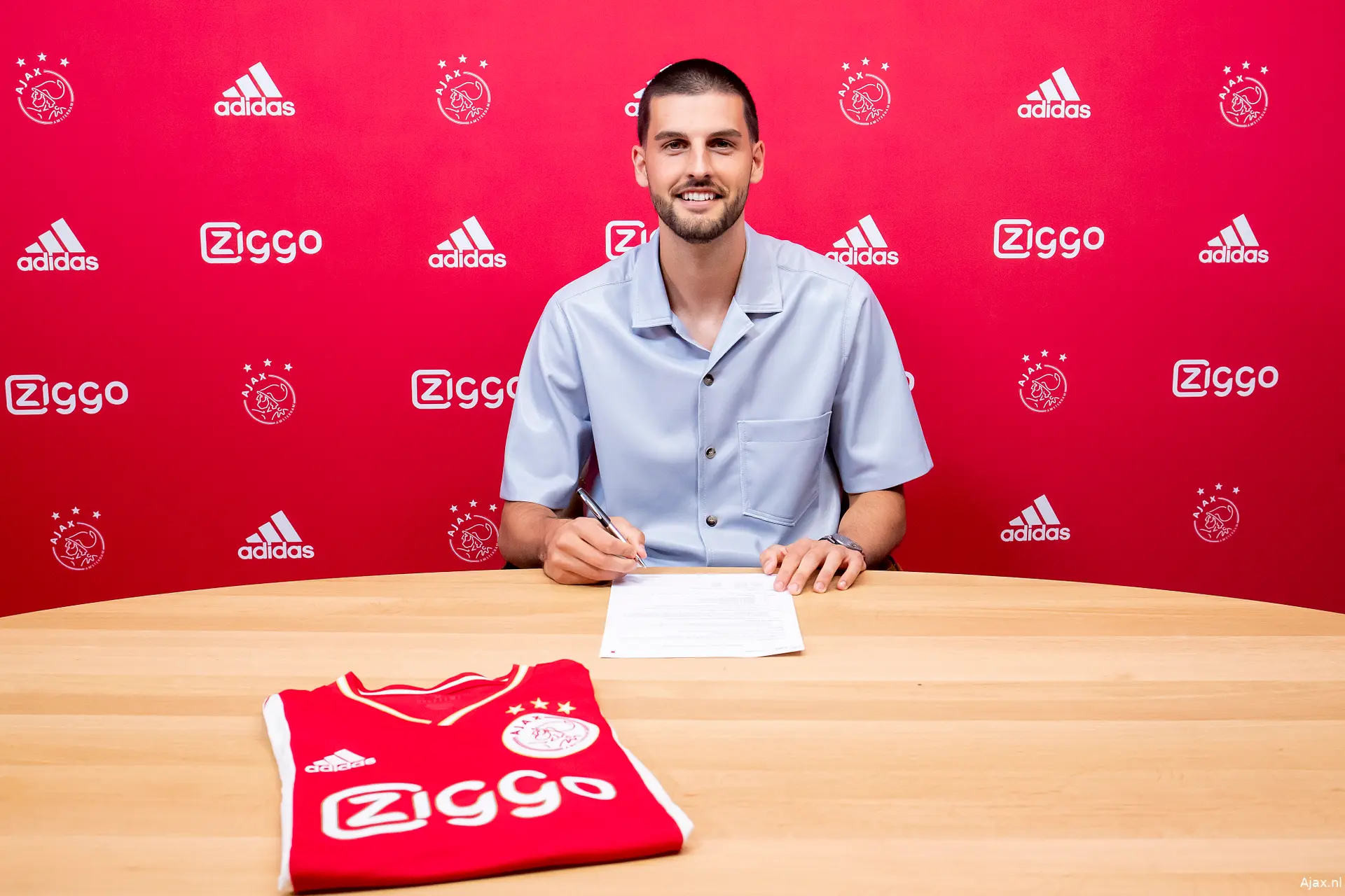 Florian Grillitsch Contract tekenen