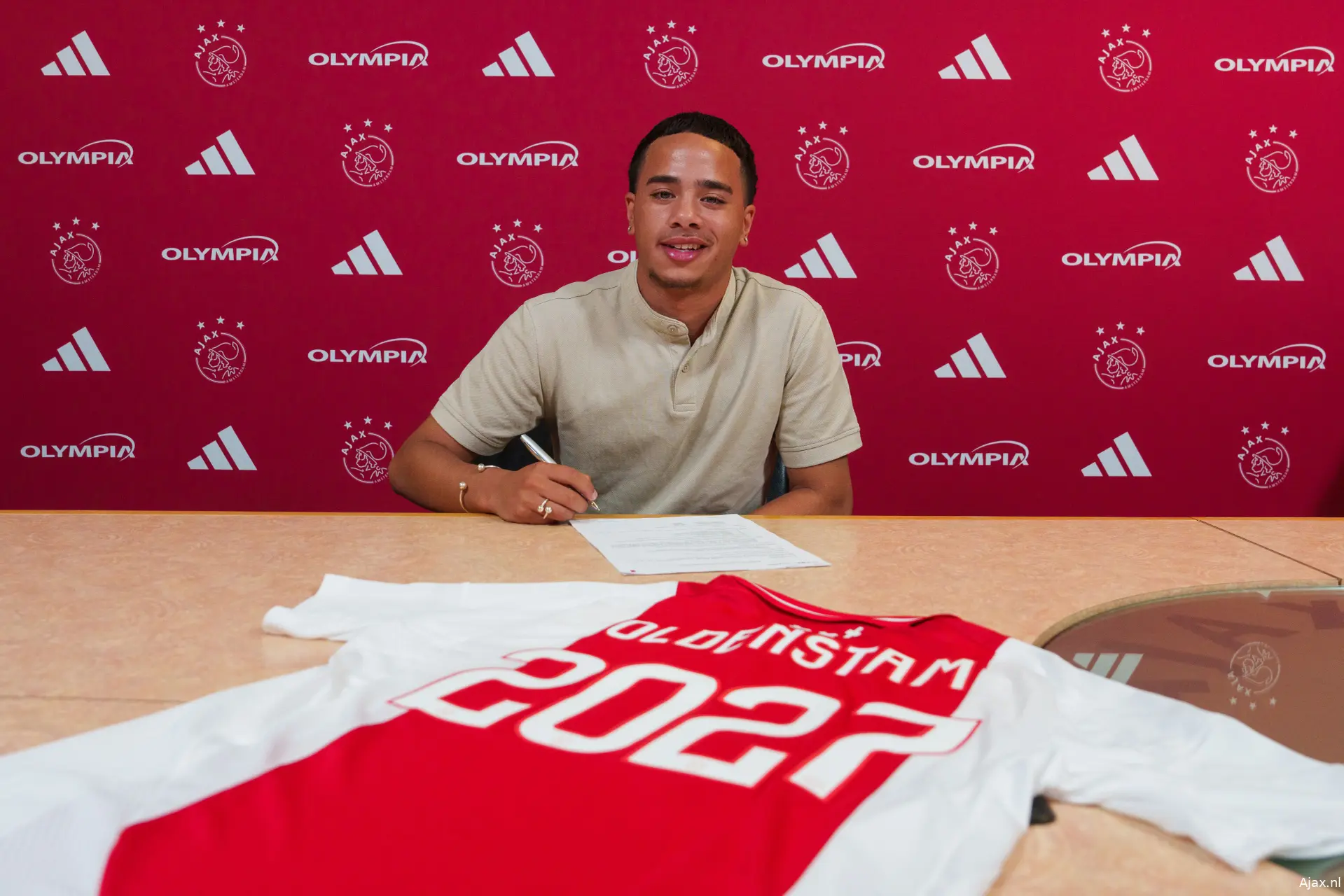 lyfe oldenstam contract