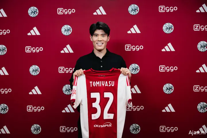 2025-12-15_AJAX_CONTRACT_TOMIYASU-22