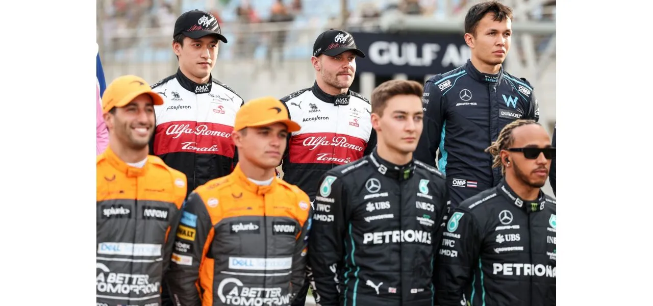 Zhou Guanyu Lewis Hamilton Alfa Romeo Mercedes F1 GP Bahrein 2022