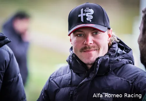 <i>Valtteri Bottas ontsnapte in Bahrein ternauwernood aan een blunder bij de start.</i>