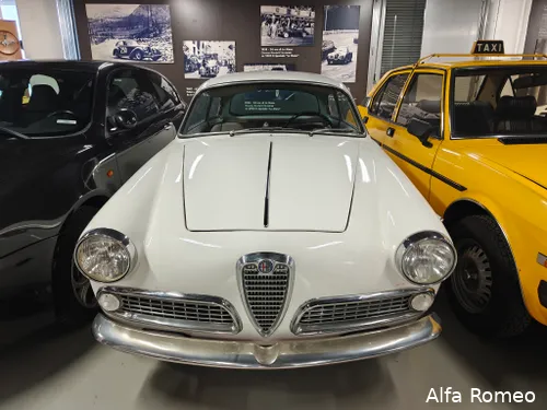 Dit is misschien wel de mooiste witte Alfa.