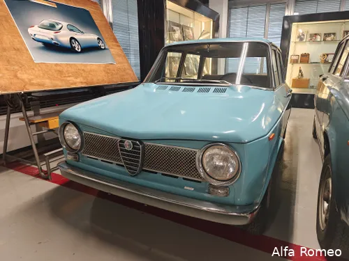 Toch een goede kleur voor een Alfa, dat blauw.