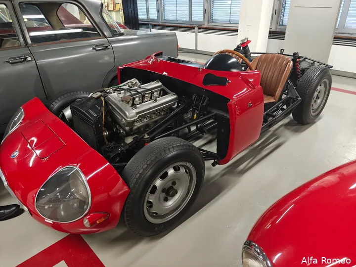 Het ziet er een beetje vreemd uit, maar dit toont het vakmanschap dat in zo'n auto gaat zitten.