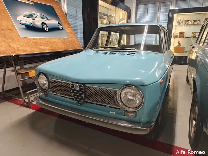 Toch een goede kleur voor een Alfa, dat blauw.